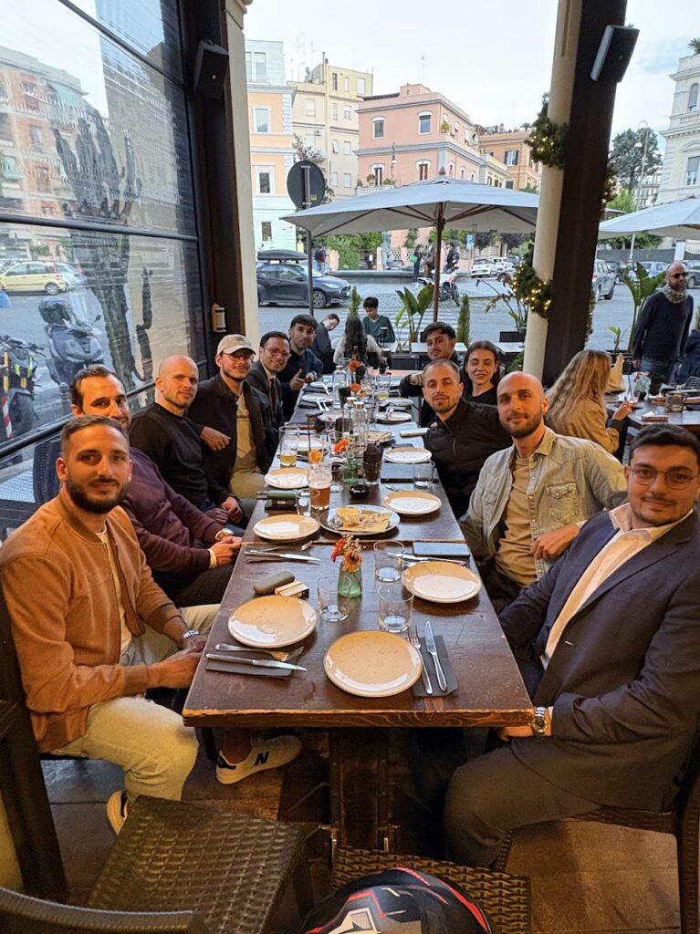 immagine dei membri di impresabere durante un aperitivo di networking